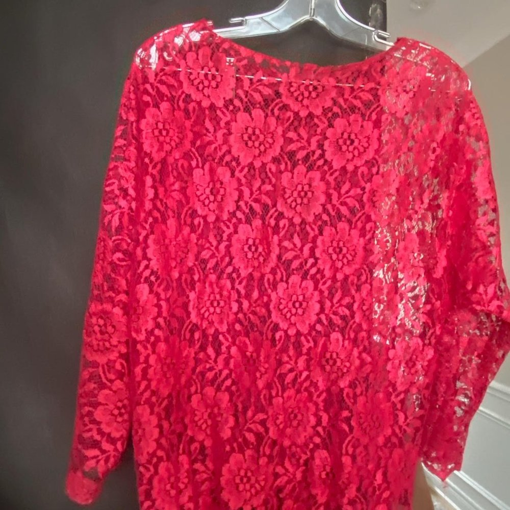 FLORAL LACE TOP SIZE L.